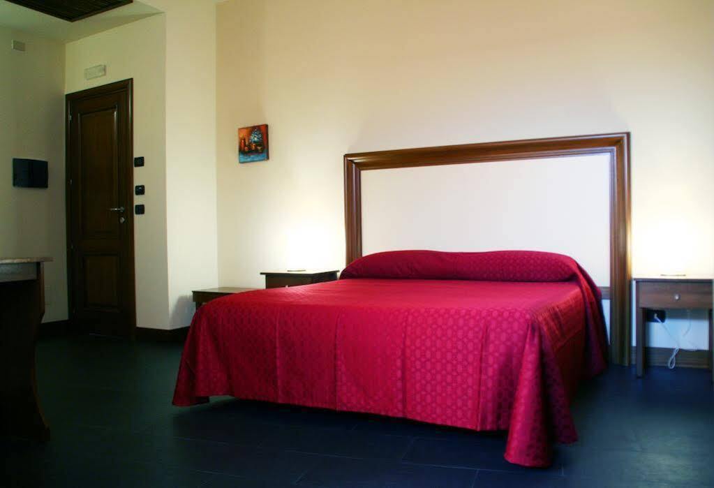 I Cento Campanili Apartment อาชิเรอาเล ภายนอก รูปภาพ